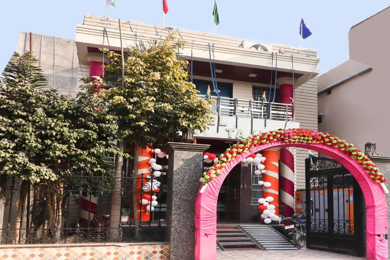 Oyo 70489 Hotel Tajvar Siwan Екстер'єр фото